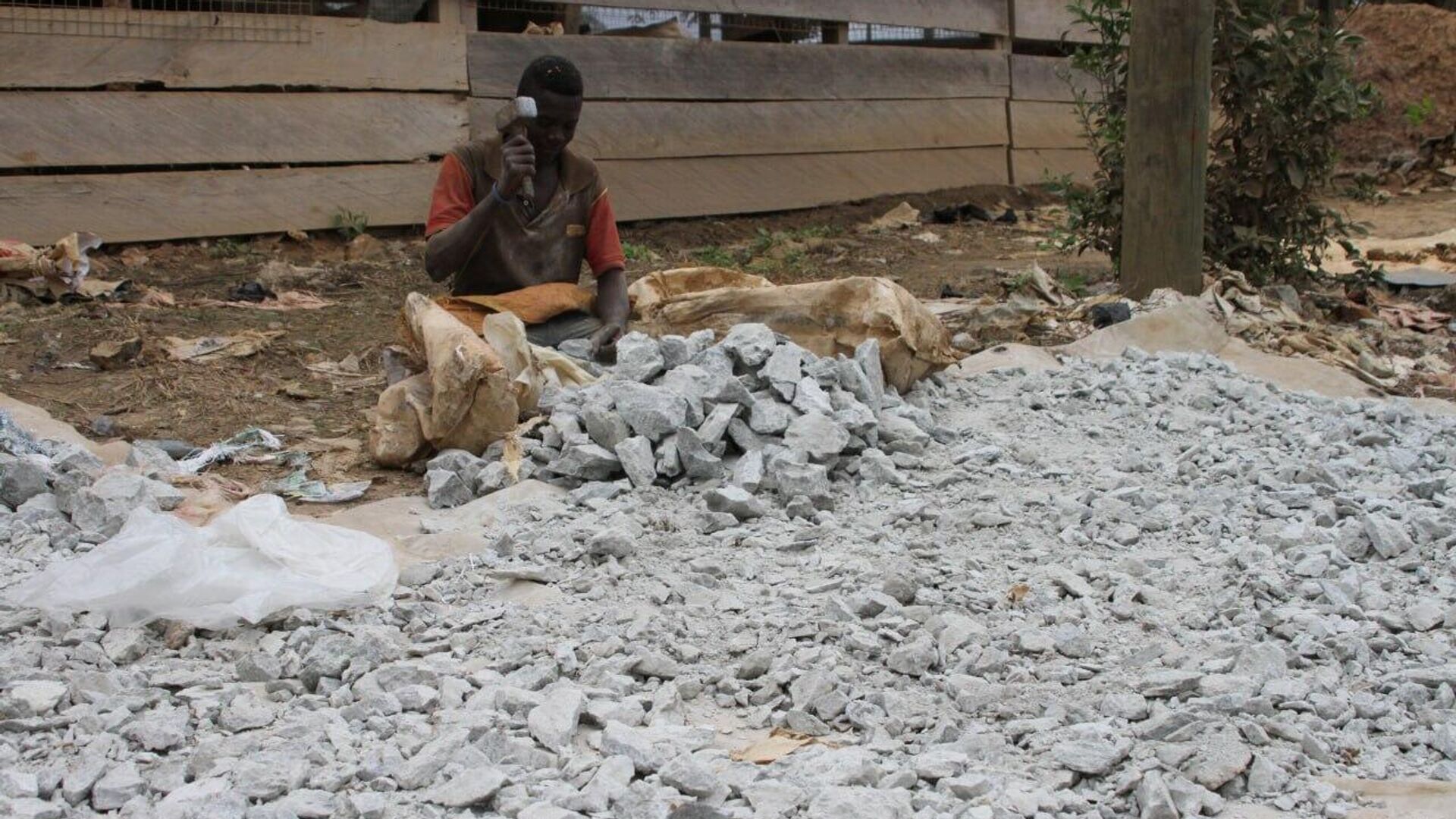 Ghana Bans Foreigners From Local Gold Market to Boost Foreign Exchange Reserves & Stabilize Currency Ghana Bans Foreigners From Local Gold Market to Boost Foreign Exchange Reserves & Stabilize Currency - Sputnik Africa, 1920, 15.04.2025