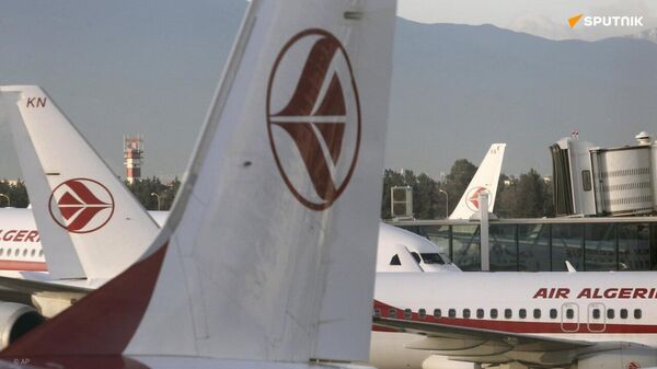 Air Algérie bannit le français de ses billets d'avion - Sputnik Afrique