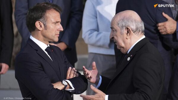 Nouvelle crise franco-algérienne: Le Président Macron semble avoir perdu le contrôle de la situation - Sputnik Afrique