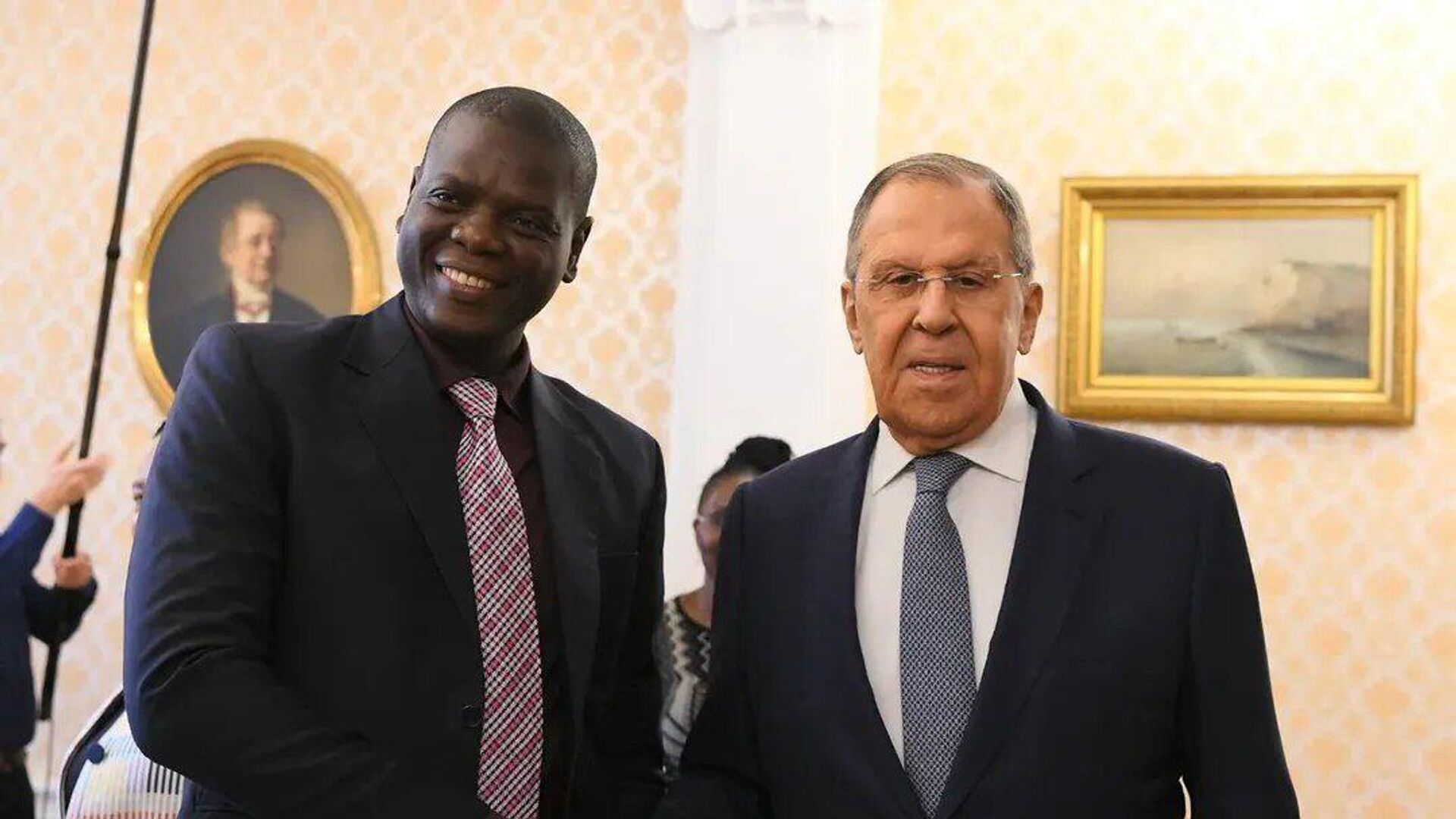 Russian Foreign Minister Sergey Lavrov and his South African counterpart Ronald Lamola. Russian Foreign Minister Sergey Lavrov and his South African counterpart Ronald Lamola. - Sputnik Africa, 1920, 16.04.2025