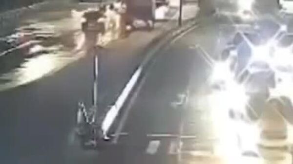 #viral | Driver 'Flies' Nearly 12 Meters Off Bridge Trying to Follow Car's GPS - Sputnik Africa
