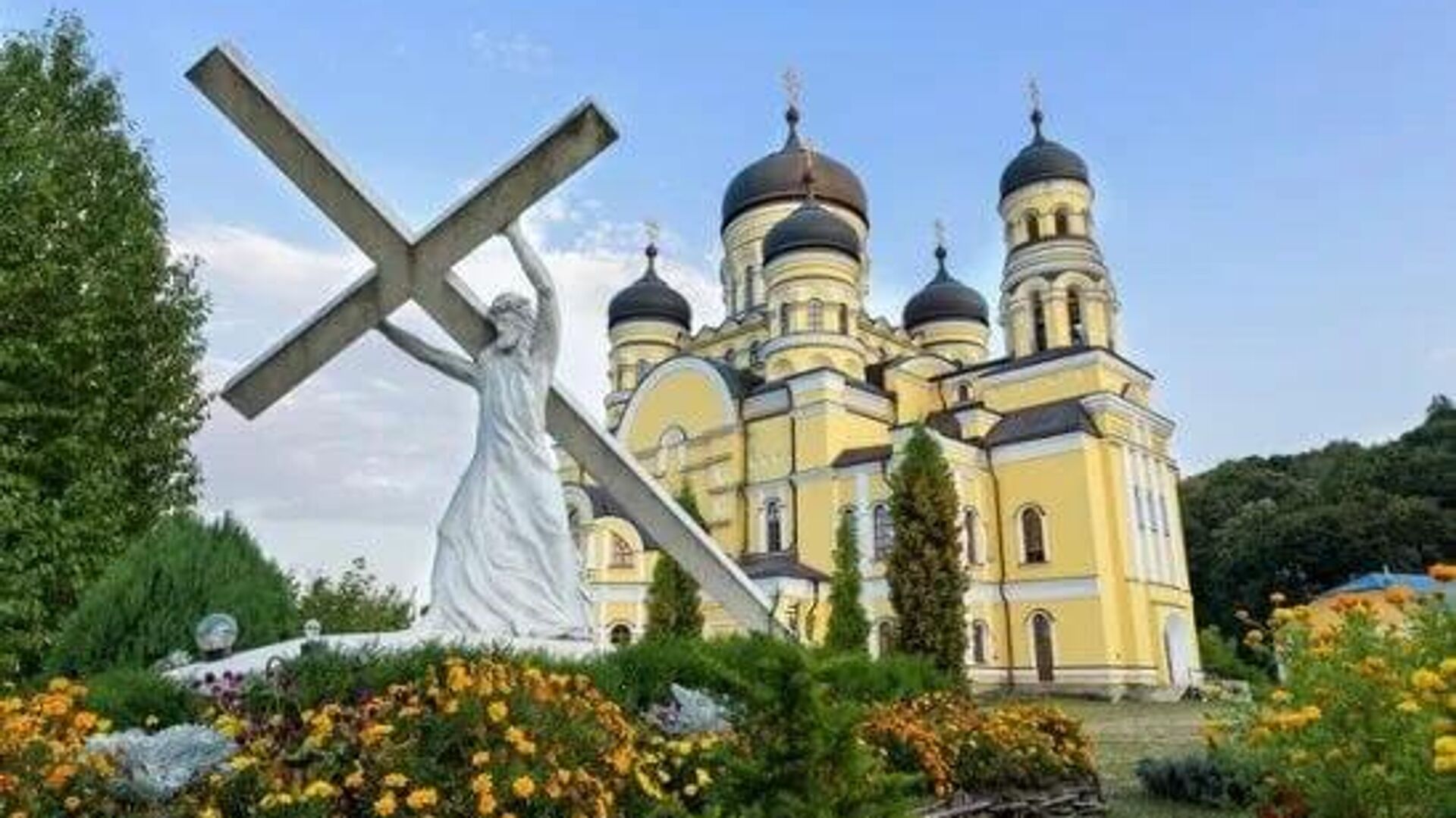Moldova in 'Full Disintegration', Under Influence of EU & NATO, Says Scholar Moldova in 'Full Disintegration', Under Influence of EU & NATO, Says Scholar - Sputnik Africa, 1920, 19.04.2025