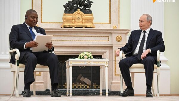 Vladimir Poutine félicite le Président centrafricain à l'occasion de son anniversaire - Sputnik Afrique