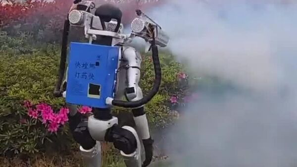 En Chine, des robots sont utilisés pour pulvériser des produits chimiques contre les parasites - Sputnik Afrique