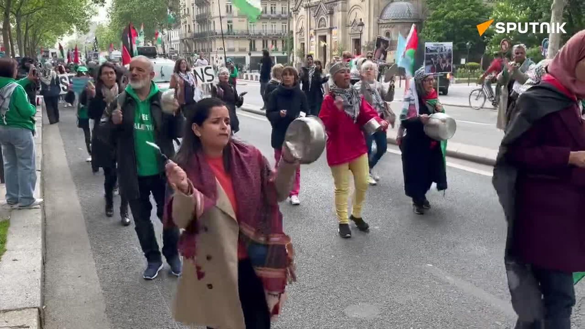 'It's a Genocide of the Entire Palestine': New Protest in Paris 'It's a Genocide of the Entire Palestine': New Protest in Paris - Sputnik Africa, 1920, 24.04.2025
