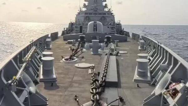 ▶Un destroyer indien détruit une cible navale volant à basse altitude - Sputnik Afrique