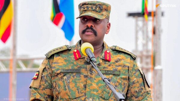 Le chef des forces ougandaises dézingue l'ancien Président de RDC! - Sputnik Afrique