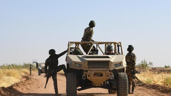 Douze soldats tués dans une attaque terroriste dans l’ouest du Niger - Sputnik Afrique