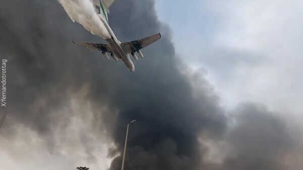 ▶ Trois avions de secouristes russes partent lutter contre l'incendie dans le port iranien de Shahid Rajaï - Sputnik Afrique