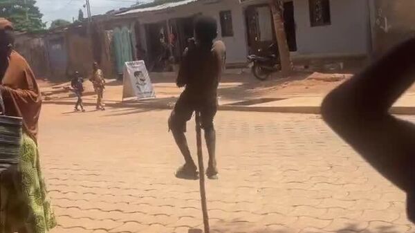 #viral | Hop, Hop, Hop: Beninese Children Delight in Amusing Games With Wooden Poles - Sputnik Africa