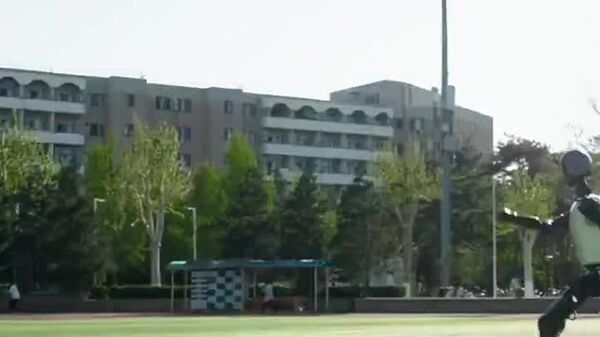 Robofoot: ces androïdes développés par l'université Tsinghua s'essaient au sport - Sputnik Afrique