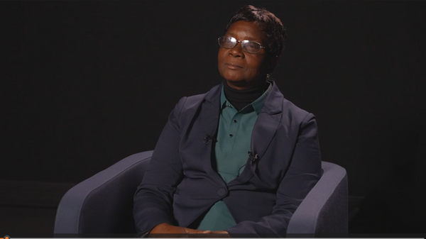 Forêts en péril et voix mystiques: le double combat de deux femmes africaines - Sputnik Afrique