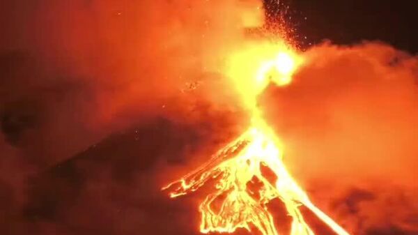 #viral | Etna Eruption: Lava & Ash Fill the Skies Over Sicily - Sputnik Africa