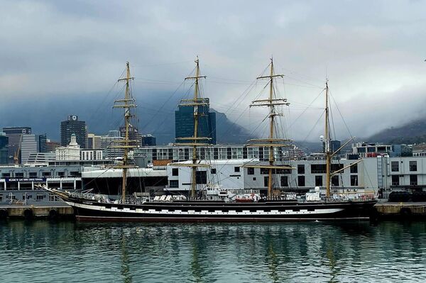 Russian Sail Training Ship Kruzenshtern Arrives in Cape Town, South Africa Russian Sail Training Ship Kruzenshtern Arrives in Cape Town, South Africa - Sputnik Africa