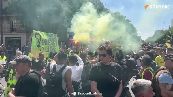 Demonstrations Held in Paris in Honor of May Day, Sputnik Africa Correspondent Reports - Sputnik Africa