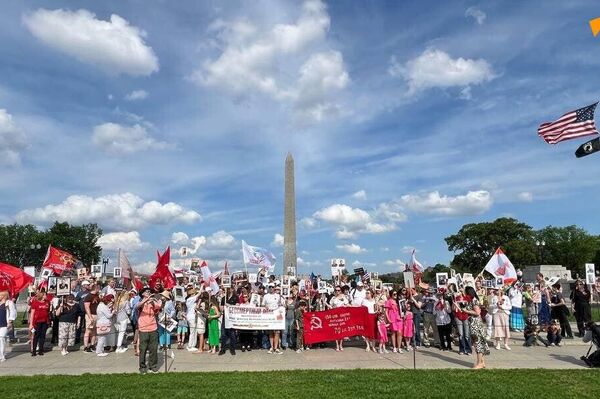 Long-Awaited Tribute: Immortal Regiment Marches Through Washington After Six-Year Break Long-Awaited Tribute: Immortal Regiment Marches Through Washington After Six-Year Break - Sputnik Africa