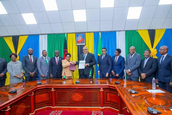 From Restrictions to Regional Harmony: Tanzania & Malawi Sign Agreements to Forge Path to Free Trade From Restrictions to Regional Harmony: Tanzania & Malawi Sign Agreements to Forge Path to Free Trade - Sputnik Africa