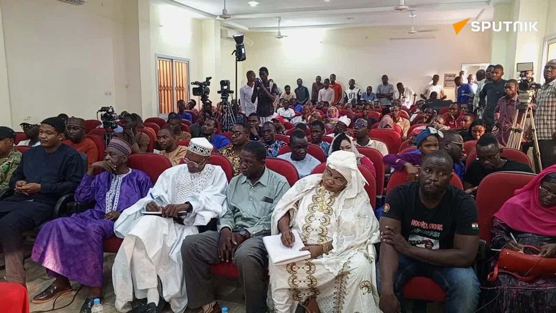 True Independence Impossible Without Monetary Sovereignty: Niger Holds Conference to Promote AES Single Currency True Independence Impossible Without Monetary Sovereignty: Niger Holds Conference to Promote AES Single Currency - Sputnik Africa, 1920, 04.05.2025