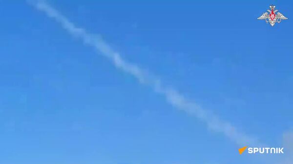 Russian Msta-B Howitzer Destroys a Ukrainian Command Post - Sputnik Africa