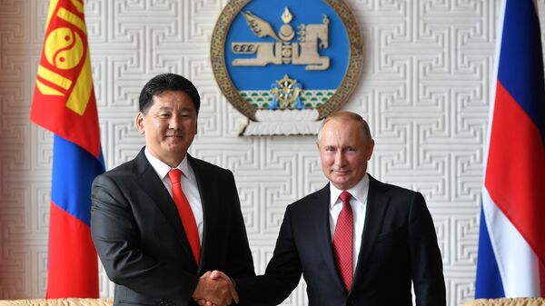 Russian President Vladimir Putin, left, and Mongolian Prime Minister Ukhnaagiin Khurelsukha meet at the State Palace in Ulaanbaatar, Mongolia. Sept. 3, 2019.  - Sputnik Africa
