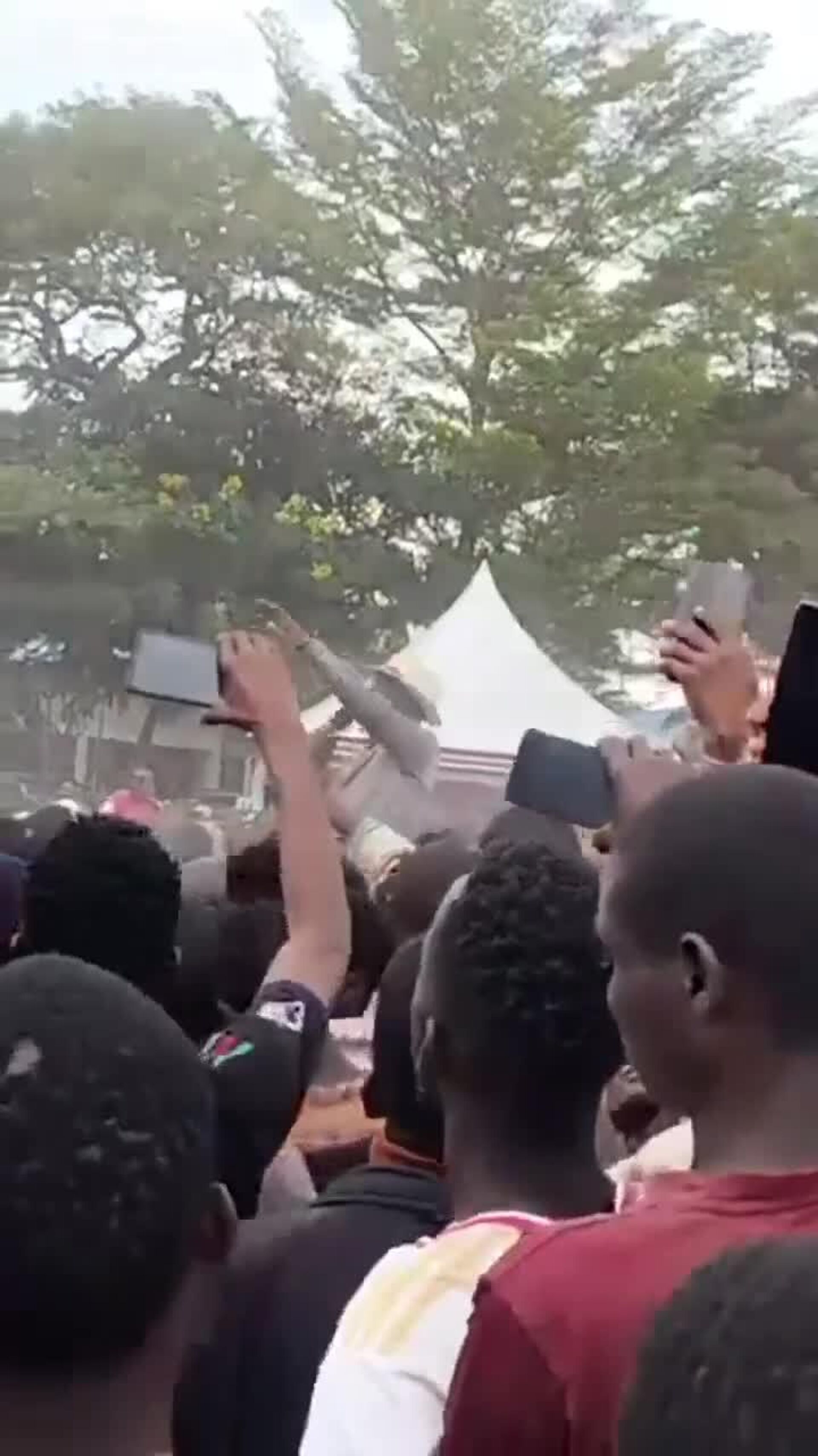 Three Arrested After Shocking Shoe Attack on Kenyan President Ruto, Reports Say Three Arrested After Shocking Shoe Attack on Kenyan President Ruto, Reports Say - Sputnik Africa, 1920, 05.05.2025