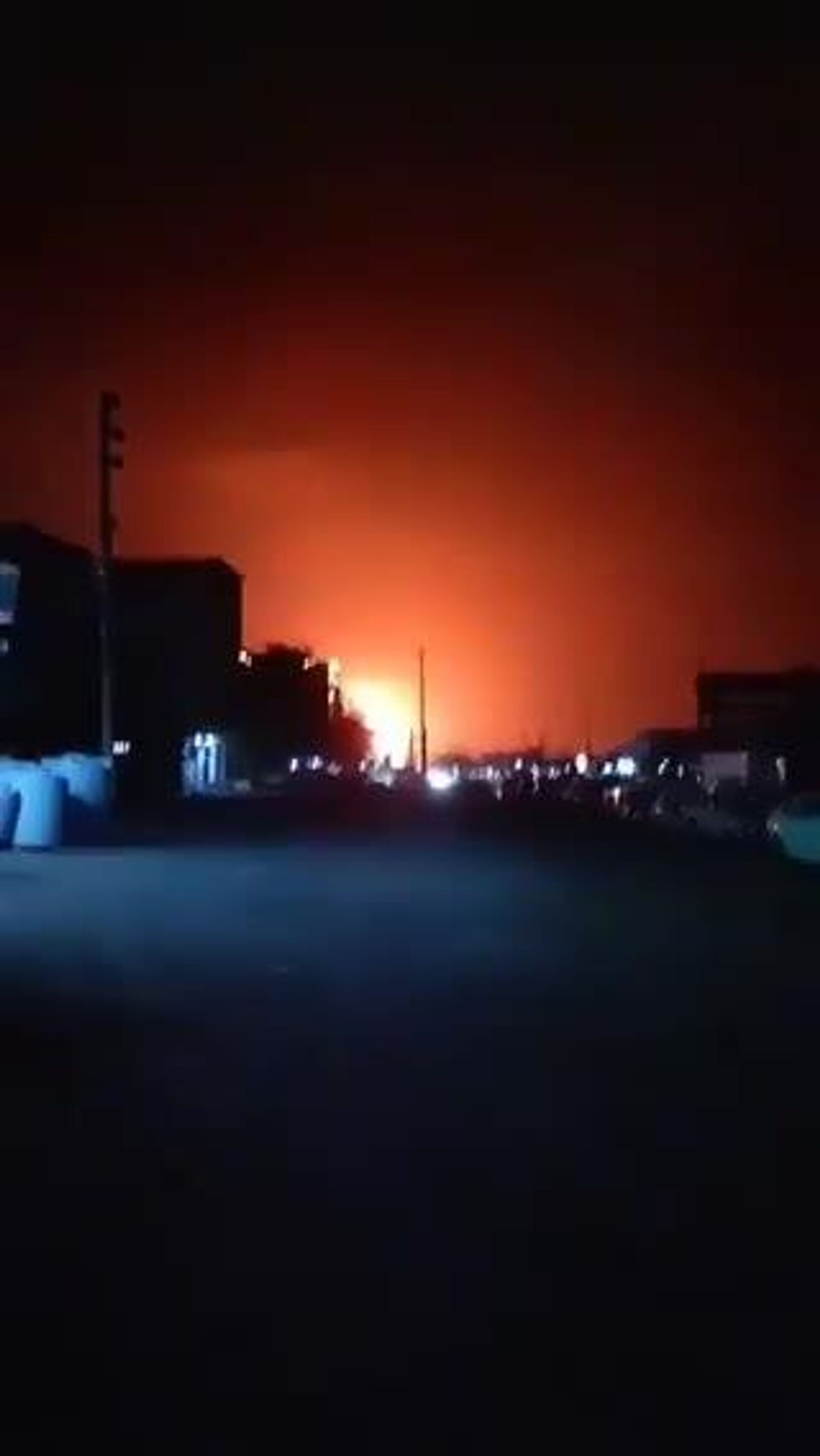 Israeli Air Force Strikes Yemeni Port Israeli Air Force Strikes Yemeni Port - Sputnik Africa, 1920, 05.05.2025