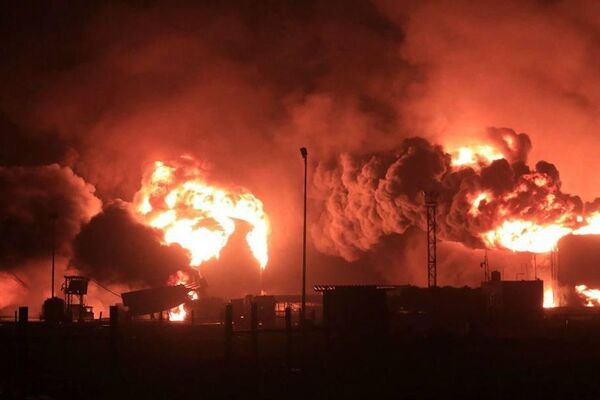 Israeli Air Force Strikes Yemeni Port Israeli Air Force Strikes Yemeni Port - Sputnik Africa