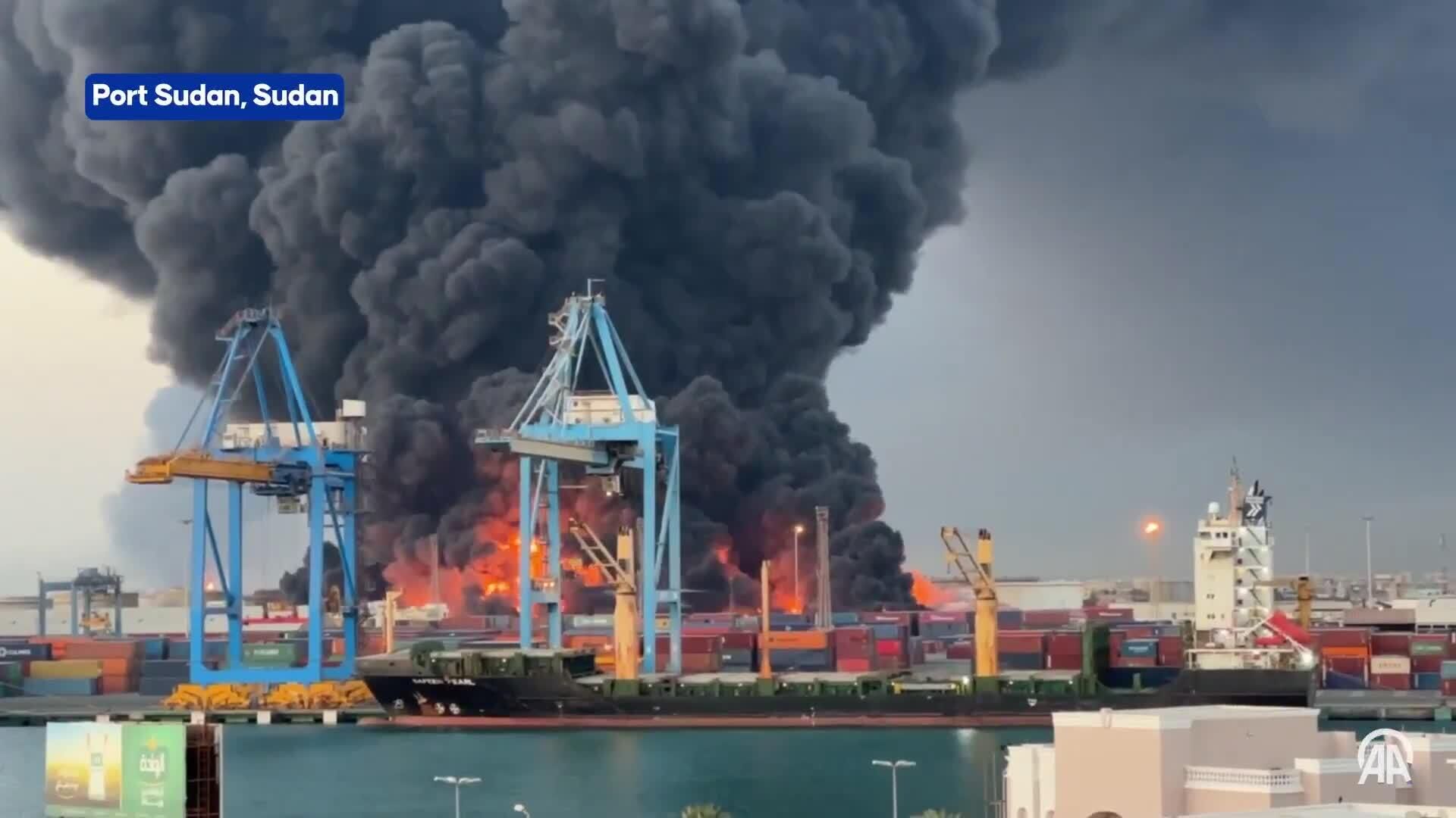 Explosions in Port Sudan Following Drone Strikes on Tuesday Explosions in Port Sudan Following Drone Strikes on Tuesday - Sputnik Africa, 1920, 06.05.2025