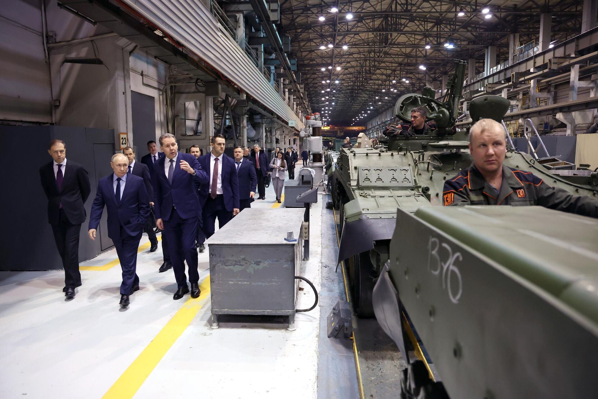 Russian President Vladimir Putin during a visit to JSC Scientific and Production Corporation Uralvagonzavod in Nizhny Tagil. Russian President Vladimir Putin during a visit to JSC Scientific and Production Corporation Uralvagonzavod in Nizhny Tagil. - Sputnik Africa, 1920, 07.05.2025