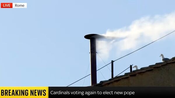 Fumée blanche au Vatican: un pape a été élu - Sputnik Afrique