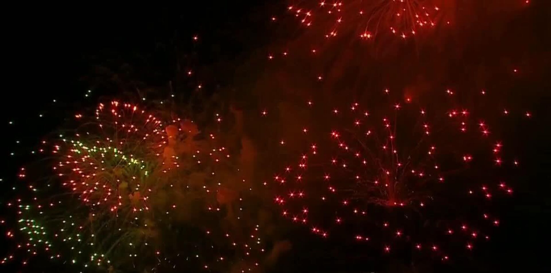 8⃣ Fireworks dazzle over Moscow in celebration of the 80th Victory Day anniversary - Sputnik Africa, 1920, 09.05.2025