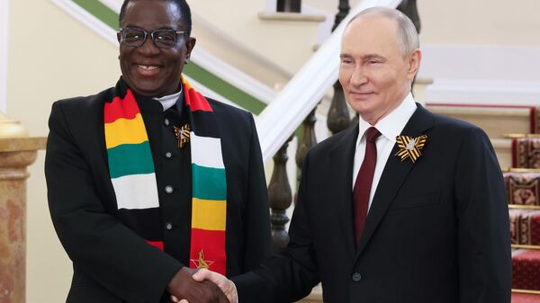 Poutine s'entretient avec son homologue zimbabwéen Emmerson Mnangagwa à Moscou - Sputnik Afrique