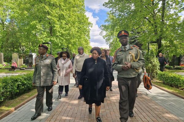 South African Defense Minister Angie Motshekga Honors Moses Kotane in Moscow South African Defense Minister Angie Motshekga Honors Moses Kotane in Moscow - Sputnik Africa