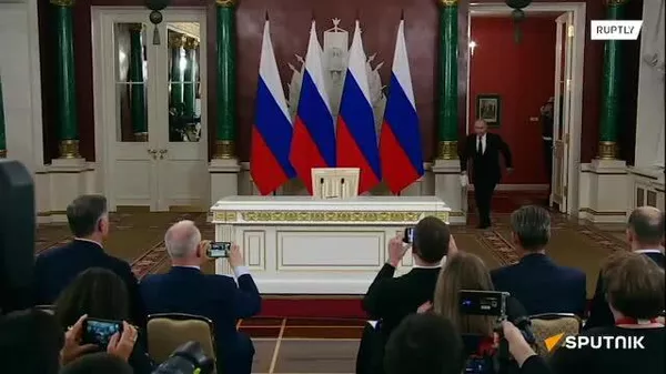 ▶Le discours complet de Poutine sur les événements marquant le 80e anniversaire de la Victoire, les invités étrangers à Moscou et surtout sur le règlement du conflit en Ukraine - Sputnik Afrique