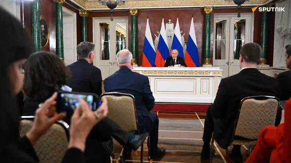 La proposition russe de négociations directes est une réponse à l'ultimatum particulièrement stupide des Européens - Sputnik Afrique