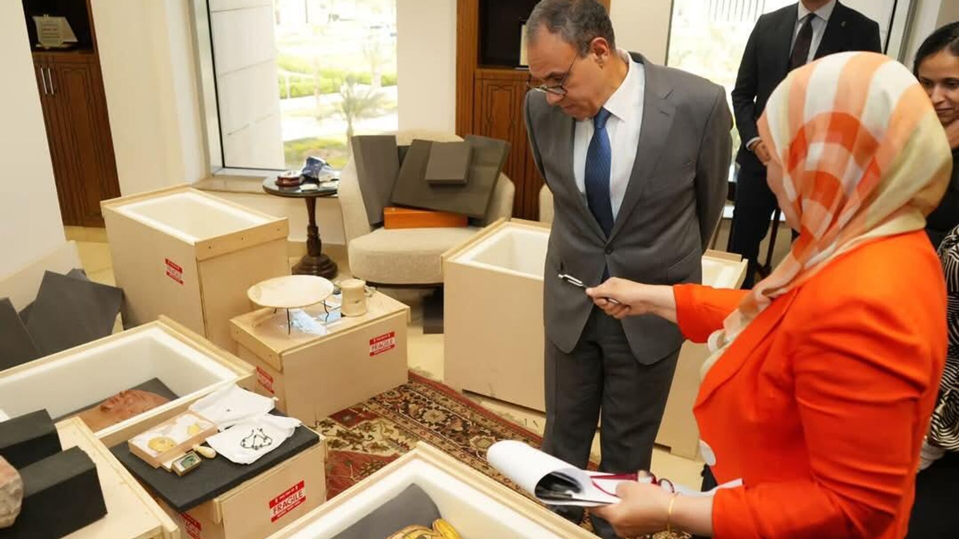 Africa Reclaims What Was Lost: Egypt Welcomes Back 25 Illegally Smuggled Antiquities Africa Reclaims What Was Lost: Egypt Welcomes Back 25 Illegally Smuggled Antiquities - Sputnik Africa, 1920, 13.05.2025