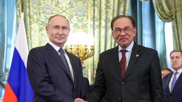 Meeting of Russian President V. Putin and Malaysian Prime Minister A. Ibrahim - Sputnik Africa