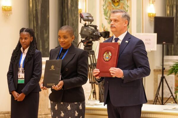 POWER MEET: Mnangagwa & Lukashenko Seal Bold New Roadmap POWER MEET: Mnangagwa & Lukashenko Seal Bold New Roadmap - Sputnik Africa