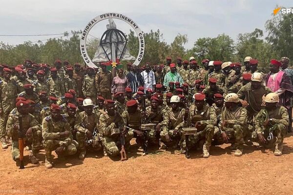 Burkina Faso Boosts Military Training With New Generation of Combat Instructors Burkina Faso Boosts Military Training With New Generation of Combat Instructors - Sputnik Africa