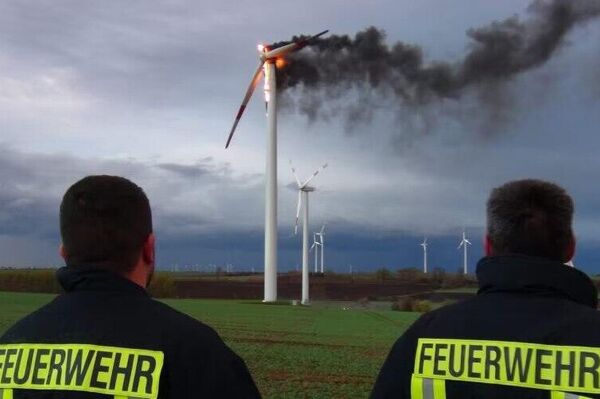 #viral | 65-Meter-High Wind Turbine Destroyed in Dramatic Blaze in Germany #viral | 65-Meter-High Wind Turbine Destroyed in Dramatic Blaze in Germany - Sputnik Africa