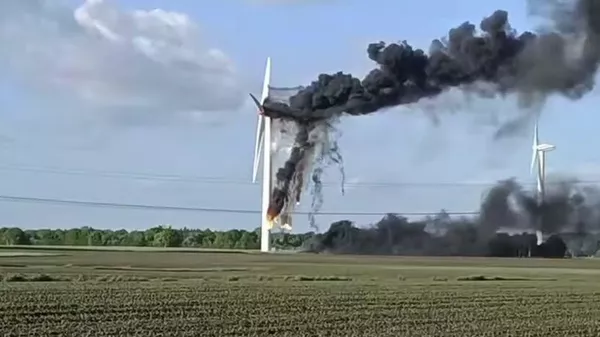 Éolienne en flammes en Allemagne: un spectacle ardent! - Sputnik Afrique