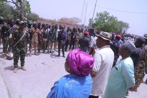 About 20,000 People Flee Nigerian Town Amid Unprecedented Terrorist Threat, State Governor Says About 20,000 People Flee Nigerian Town Amid Unprecedented Terrorist Threat, State Governor Says - Sputnik Africa