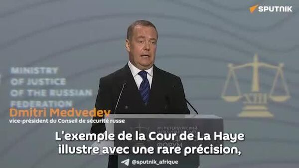 Fiasco complet: Dmitri Medvedev descend en flamme la CPI qu'il qualifie de misérabilisme de La Haye - Sputnik Afrique