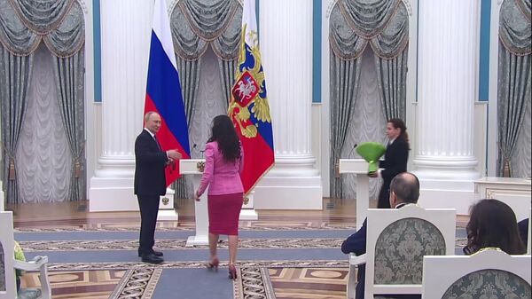 Putin Awards Margarita Simonyan, Editor in Chief of Rossiya Segodnya, Sputnik's Parent Media Group, With Order 'For Merit to the Fatherland' of III Class - Sputnik Africa