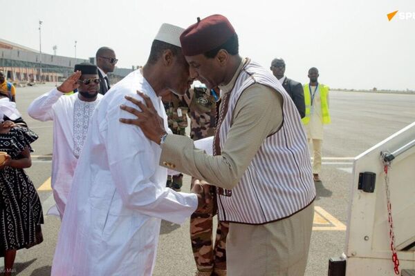 Le Premier ministre nigérien reçu en frère à Bamako - Sputnik Afrique