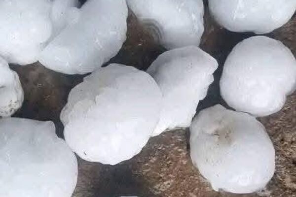 #viral | Egg-Sized Hailstorm Strikes City of Khenchela in Eastern Algeria - Sputnik Africa