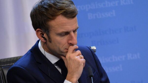 J'ai juste plaisanté avec mon épouse: Emmanuel Macron tente de calmer le jeu - Sputnik Afrique