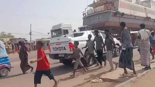 Tana Nesh on the Move: Ethiopia’s Mega Ferry Captivates Crowds on Its Epic Journey - Sputnik Africa