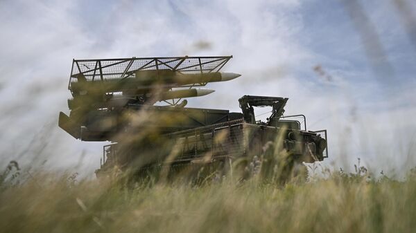 Combat duty of the Buk-M2 air defense missile system crews of the Center group of forces in the Krasnoarmeysk direction of the North Military District. - Sputnik Africa