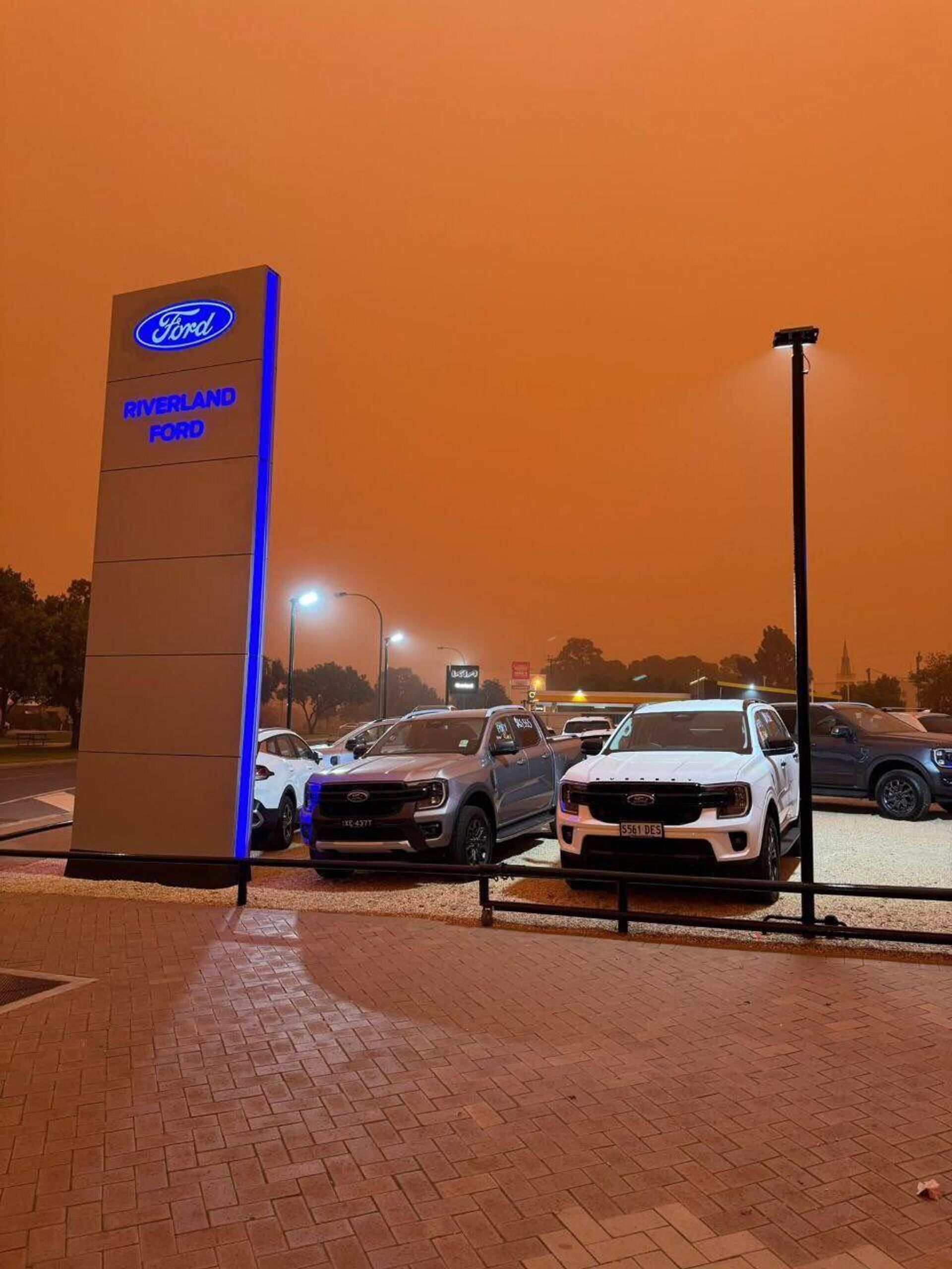 #viral| Massive Dust Storm Hits South Australia, Turning Skies Orange - Sputnik Africa, 1920, 27.05.2025
